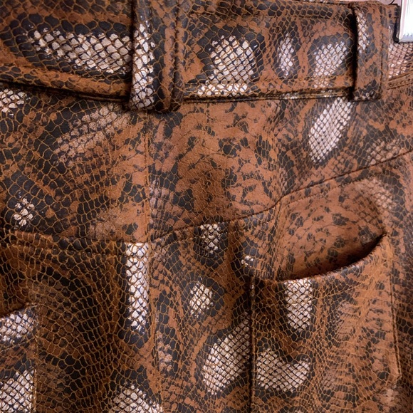 SNAKE PRINT high waist shorts - size M - Bronze/Brown - Leather Like - Picture 6 of 11